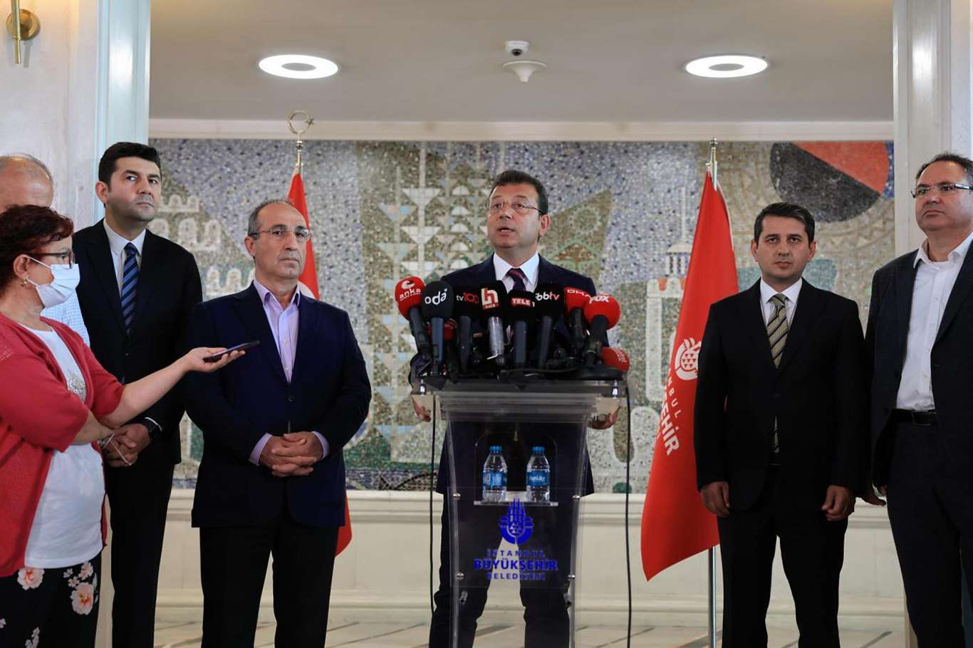 Tatil dönüşü konuşan İmamoğlu: İstanbul genelinde afet benzeri bir durum yaşanmadı Tatil dönüşü konuşan İmamoğlu: İstanbul genelinde afet benzeri bir durum yaşanmadı